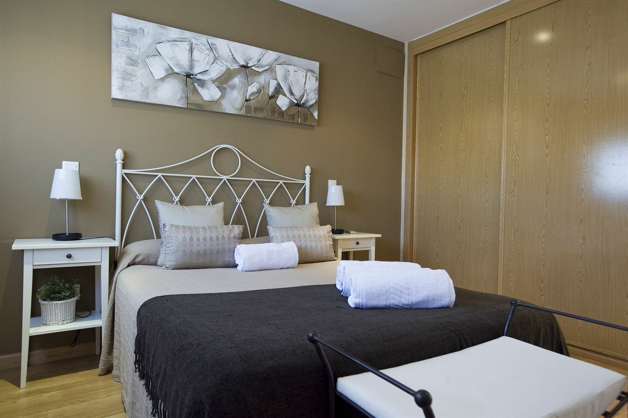 Apartamentos Apr Numancia Madrid Eksteriør billede